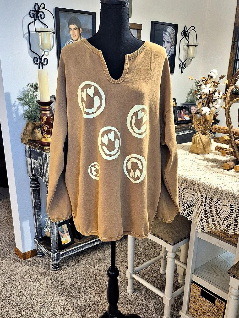 Easel- Graphic Long Sleeve Top in Brown
